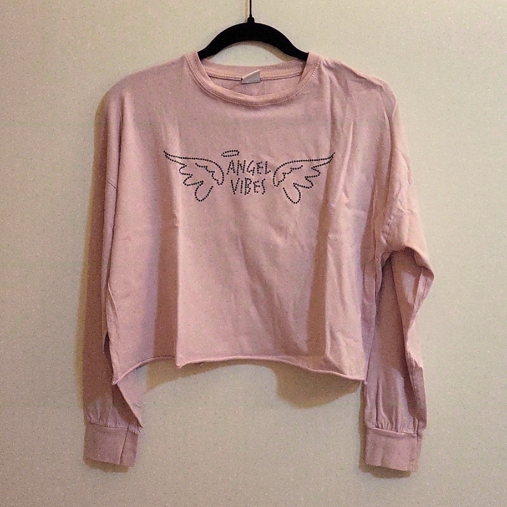 Cropped tee.